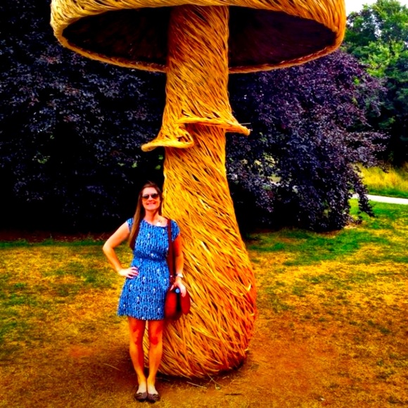 Welcome to my closet - Picture 13 of 15